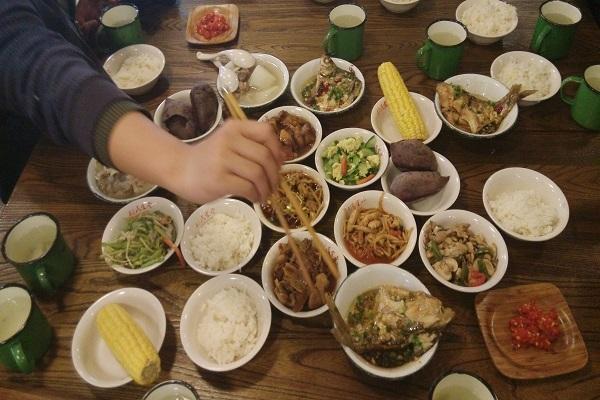 高碳水饮食致老速度快5倍？低碳水和高碳水饮食相比，哪个更好？