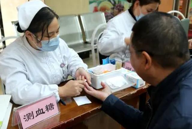 血糖偏高的人，睡觉时有哪些表现？若没有，或表示血糖还算平稳