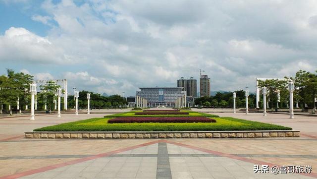 平果县有什么好玩的景点(广西平果县最繁华地段)