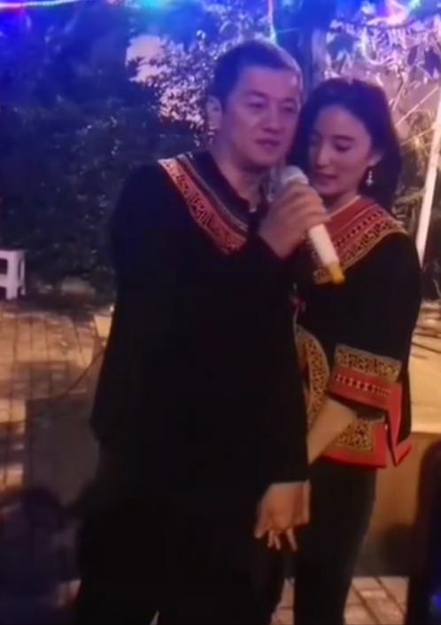 50岁李亚鹏又要当爹？陪90后选美冠军做产检，李嫣以后怎么办？