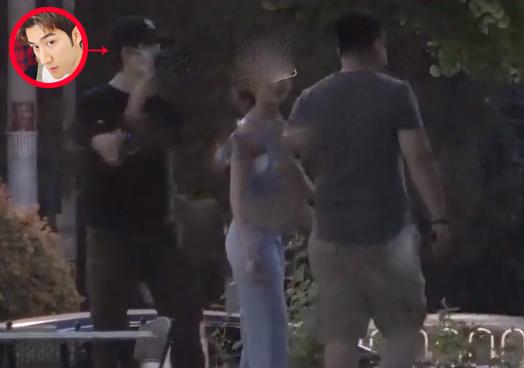 李治廷女友:李治廷携女友现身妇产医院检查，女方被曝小腹微凸疑似有孕