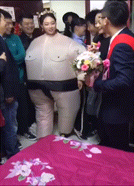 搞笑的动态图GIF：很有弹性，根本停不下来