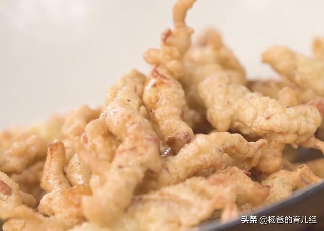 简单好吃的平菇素肉条，外脆里嫩，鲜香味美，孩子爱吃的美食