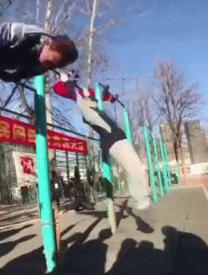 爆笑的动态图GIF：雪中送炭是这样吗？