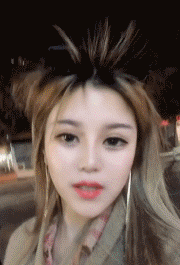 美女的性感动图：你们有刘海的姑娘都是怎么打理的？