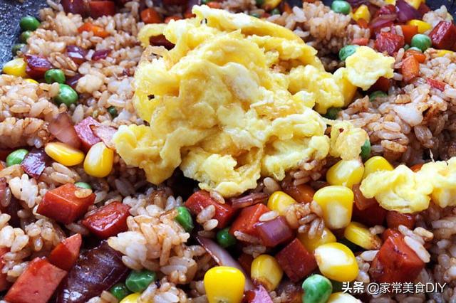 隔夜剩米飯千萬別倒，這樣炒實在香，飯粒金黃，口感彈牙，超好吃 美食頻道 第10张