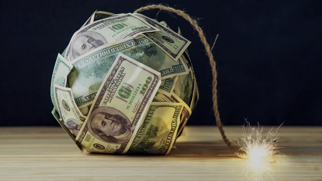 美债违约即将倒计时，中方到底帮不帮？中国连续抛售美债3425亿