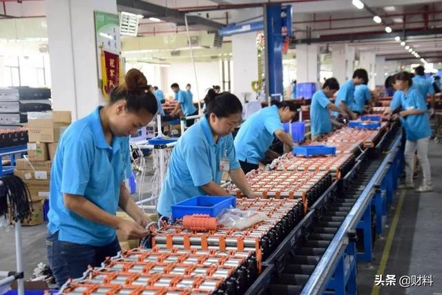 中国有14亿人，为何工厂还会“缺人”？年轻人都干啥去了？