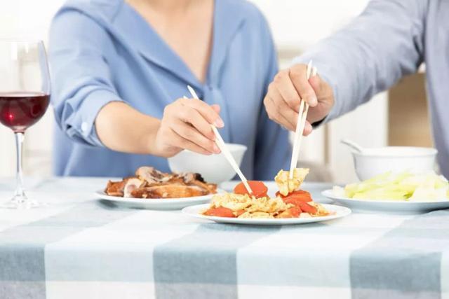 习惯每天吃一个水煮鸡蛋，对高血糖患者有影响吗？让医生来科普下