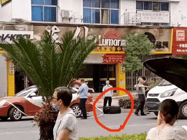 江西皮箱藏尸案告破，报警司机遭网暴，被质疑"当时为什么不追上去"