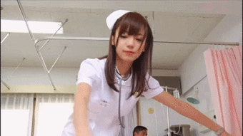 美女的内涵GIF动图：这家医院的服务我给满分
