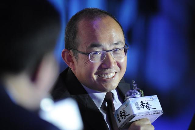 套现失败后，潘石屹夫妇高调现身美国看球，释放了什么信号？