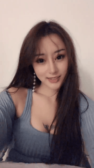 美女内涵动态图图片：以后接送孩子的重任，就交给我吧！