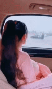 美女内涵动图图片：这漂移厉害了！看的人心跳加速！