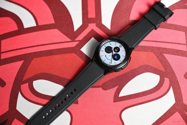 配置出色，后劲不足，Galaxy Watch 4 Classic上手