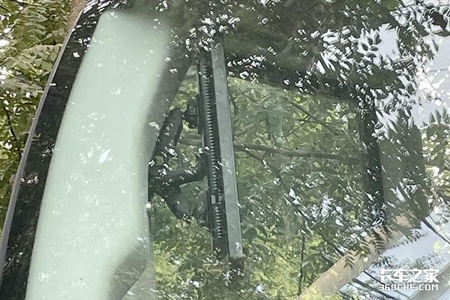 终于见到氢燃料牵引车了，这造型你们喜欢吗？