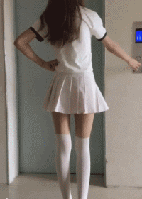 漂亮妹子的GIF动图：等电梯遇到这样的纸枚真是一种折磨