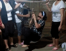 很有趣的动态图片GIF：自从给女票买了这个，我就只能睡沙发了！