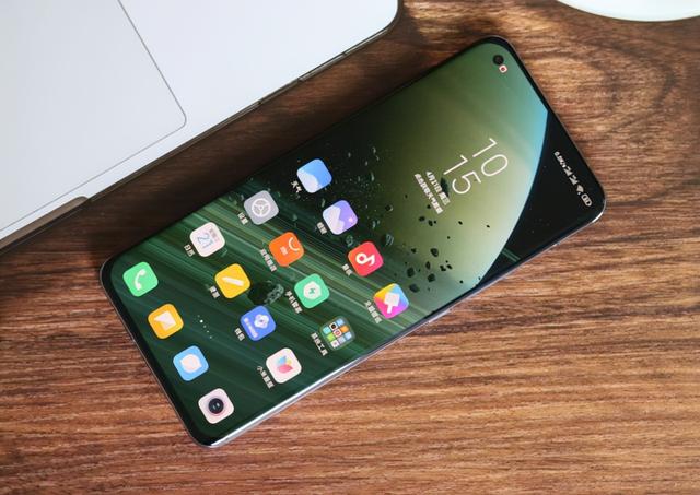 官方直降1300元，5000mAh+5000万三摄，顶级防水旗舰双11售价亲民