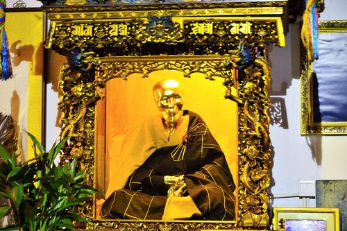 仁义师太肉身菩萨图片(安徽九华山仁义师太)-捌号楼