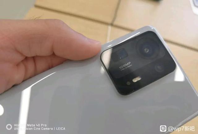 華為Mate40Pro和小米mix4對比