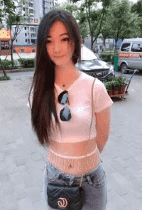 14个可爱有性感的美女GIF：妹子你这样是很危险的我跟你说
