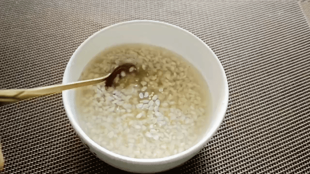 天冷多给孩子吃1碗粥，补充蛋白质和维生素，暖呼呼的好舒服