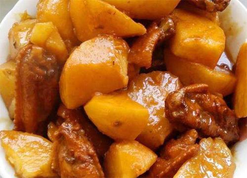 十月天气降温忽冷忽热孩子注意保暖，多吃滋补菜，暖身暖胃