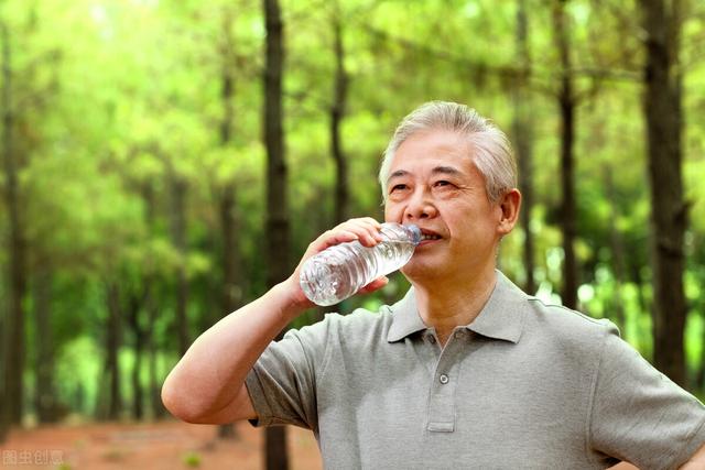 70岁后身体出现这6种变化，是衰老的正常现象，做好调养有助长寿