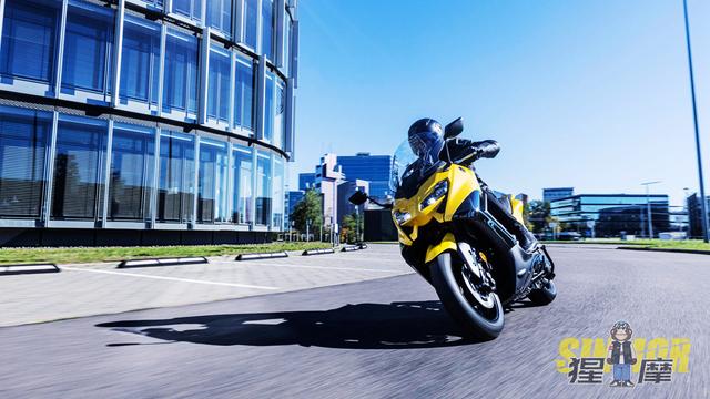 2022款雅马哈TMAX/TechMAX海外发布，动力不变，装备配置大升级