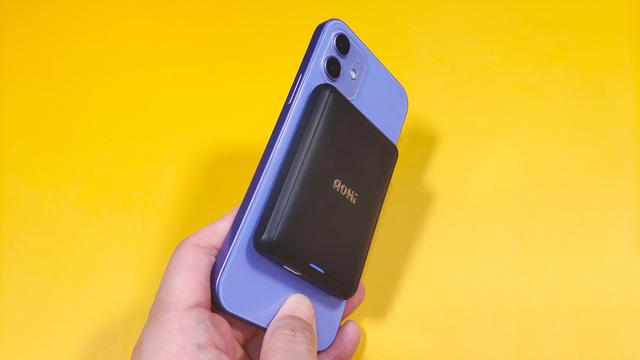 消除电量焦虑，给iPhone 12外挂一块电池，Aohi磁吸充电宝体验