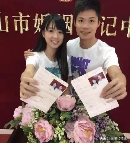 結婚5周年 蘇炳添第1次過紀念日 送鮮花獲美妻肯定 浪漫了一回 新聞時間