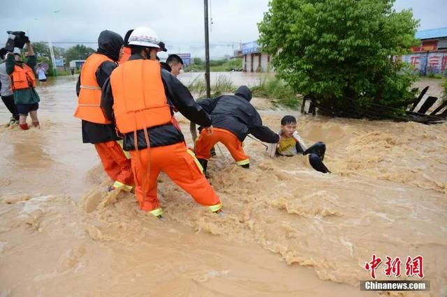 福建宁德网红景点突发山火