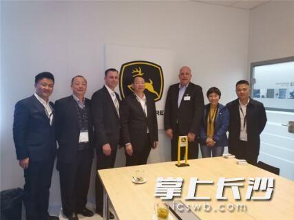 约翰迪尔工程机械展