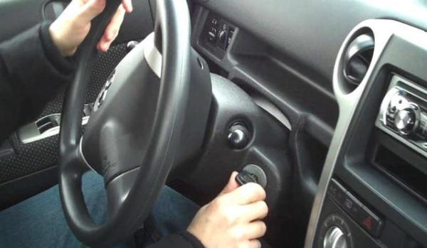 [微信七里香哪里买]，汽车电瓶没电紧急救援