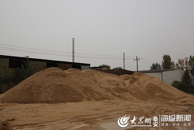 新泰轮式洗砂机
