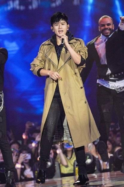 鹿晗上春晚吗2020(鹿晗的家世资料)