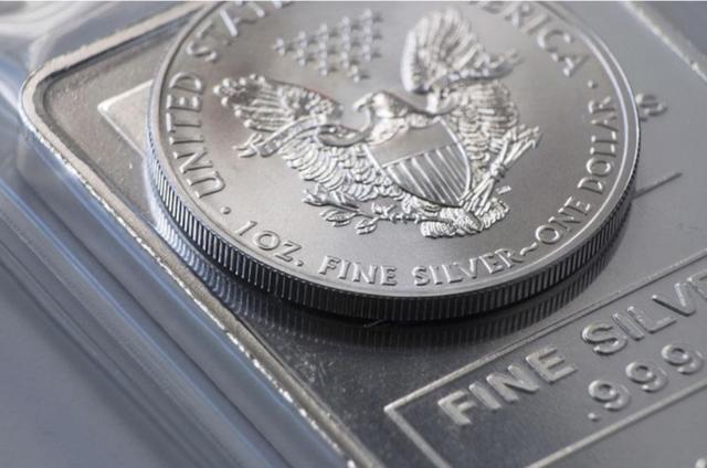 黄金前面走，白银后头跑