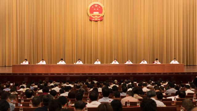 链客生活，面对800多位人大代表，上海市长龚正带来这些好消息