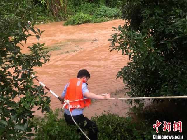 宜昌立式板锤制砂机_立式冲击制砂机视频