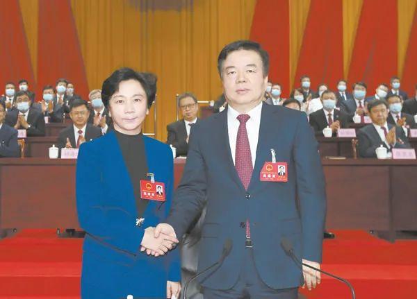 保定石灰石制砂机生产厂家_大型矿石制砂机厂家