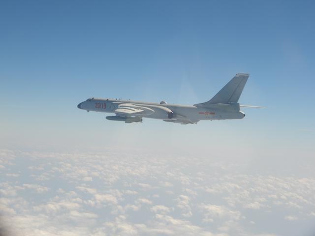 解放军昨日19架次军机进入台西南空域