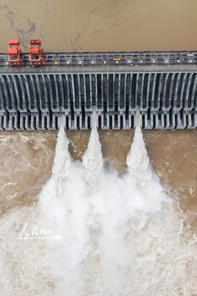 三峡水库有效拦蓄长江2021年第1号洪水
