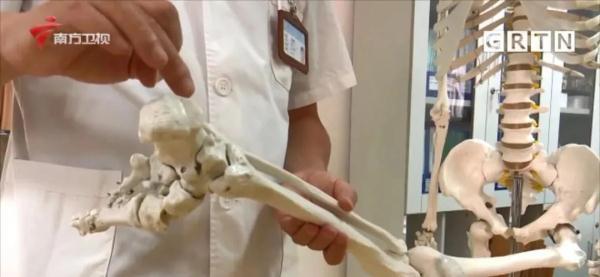 妈妈为让女儿长高每天逼其跳绳3000次，医生这样建议……