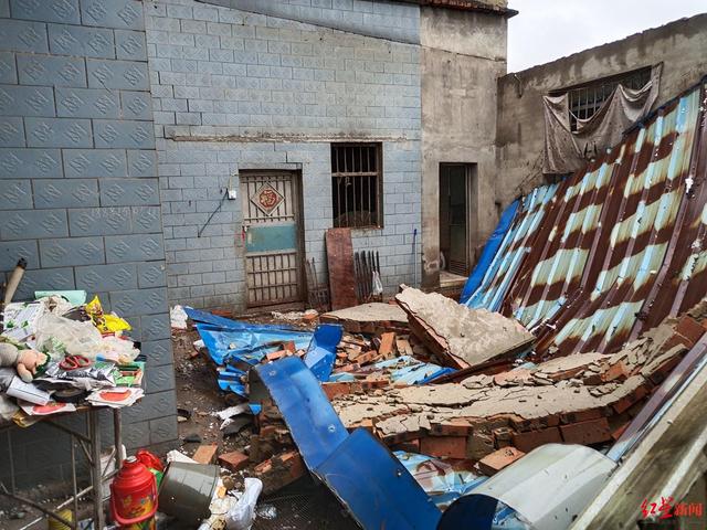 泸县地震：滂沱大雨之夜，村庄里的逃生者和遇难者