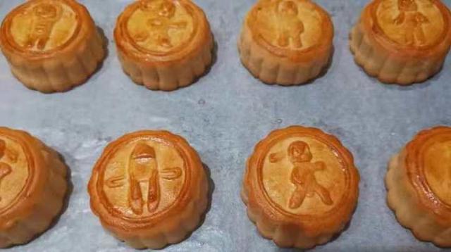 ​又是一个别人家的小孩！“八段锦”月饼见过吗？杭州10岁姑娘设计的