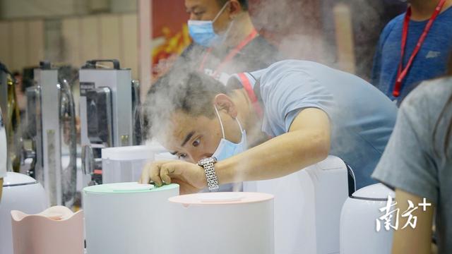 中山机械展参观客户