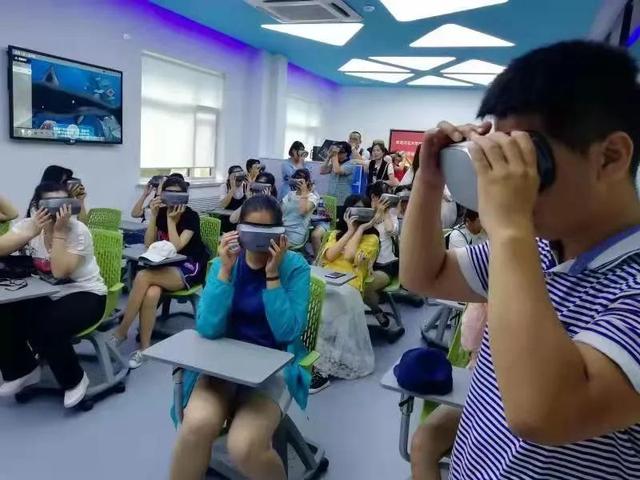 挂牌10年“等”来北交所，瞄准VR应用小龙头，同辉信息董事长戴福昊：要做从蛋壳里啄出的鹰