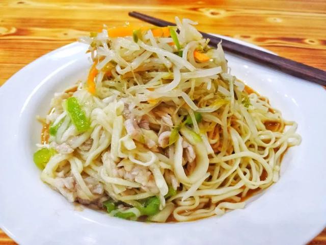 长得像笋却不是笋的茭白，这样吃能清热生津、利尿除湿