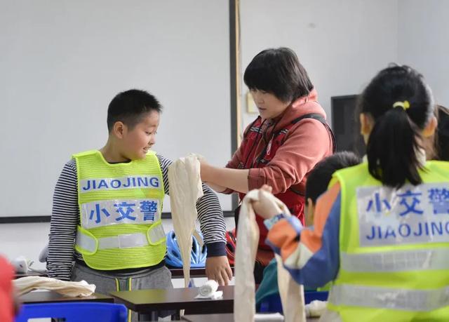 儿童友好 | 我们都是“小小交通警”！